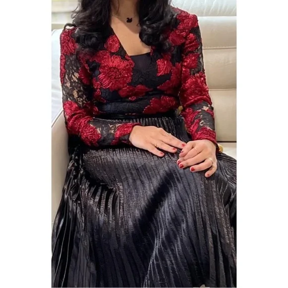 EXPRESS ~Lace Embroidered Thong Bodysuit (NWT) - Picture 2 of 16